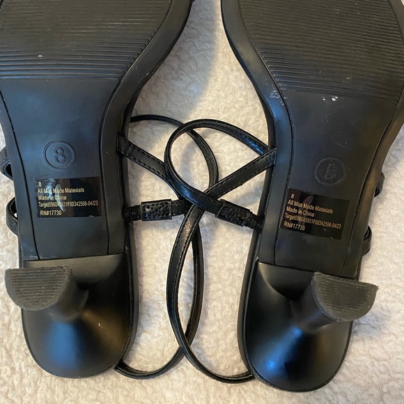 A New Day black kitten heels - size 8 - like new - Picture 3 of 3